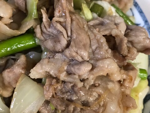 豚肉と、玉ねぎニンニクの芽キャベツの焼肉のたれ炒め